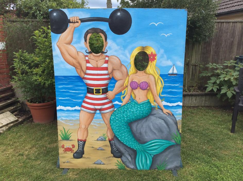 Seaside face-in-hole photo board